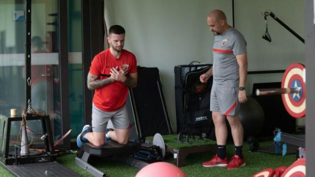 开元app-海港外援中卫：力争10月底杯赛复出 目标联赛夺冠